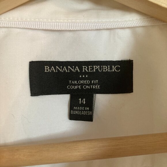 Banana Republic White Tailored Fit Blouse - EUC - Picture 3 of 10